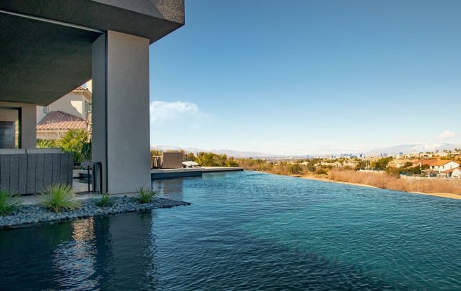 Custom infinity-edge pool in St. George, Utah